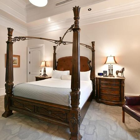 Kentucky Castle Hotel Versailles Ngoại thất bức ảnh