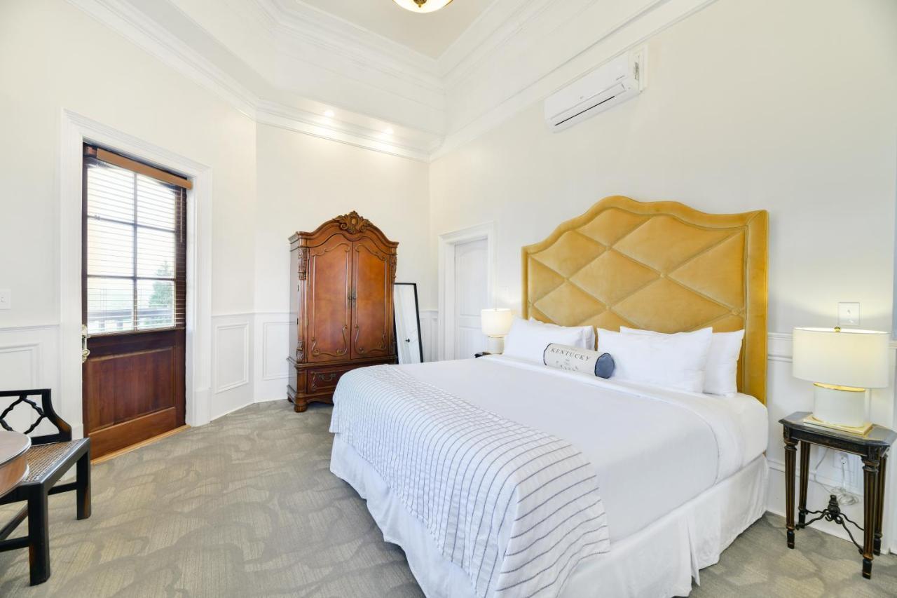 Kentucky Castle Hotel Versailles Ngoại thất bức ảnh
