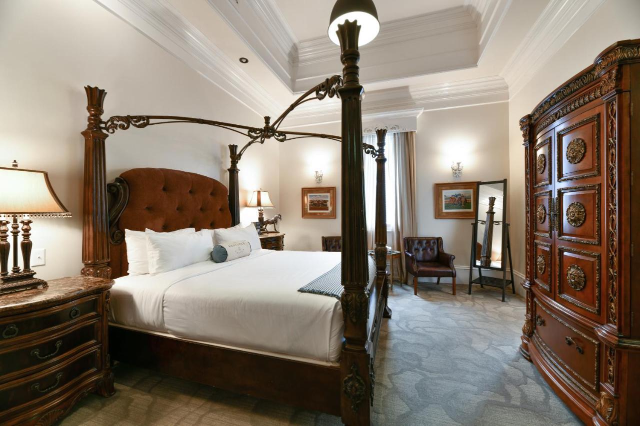 Kentucky Castle Hotel Versailles Ngoại thất bức ảnh
