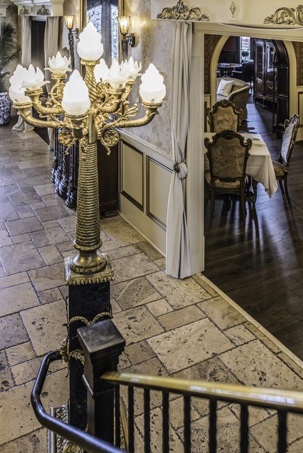 Kentucky Castle Hotel Versailles Ngoại thất bức ảnh