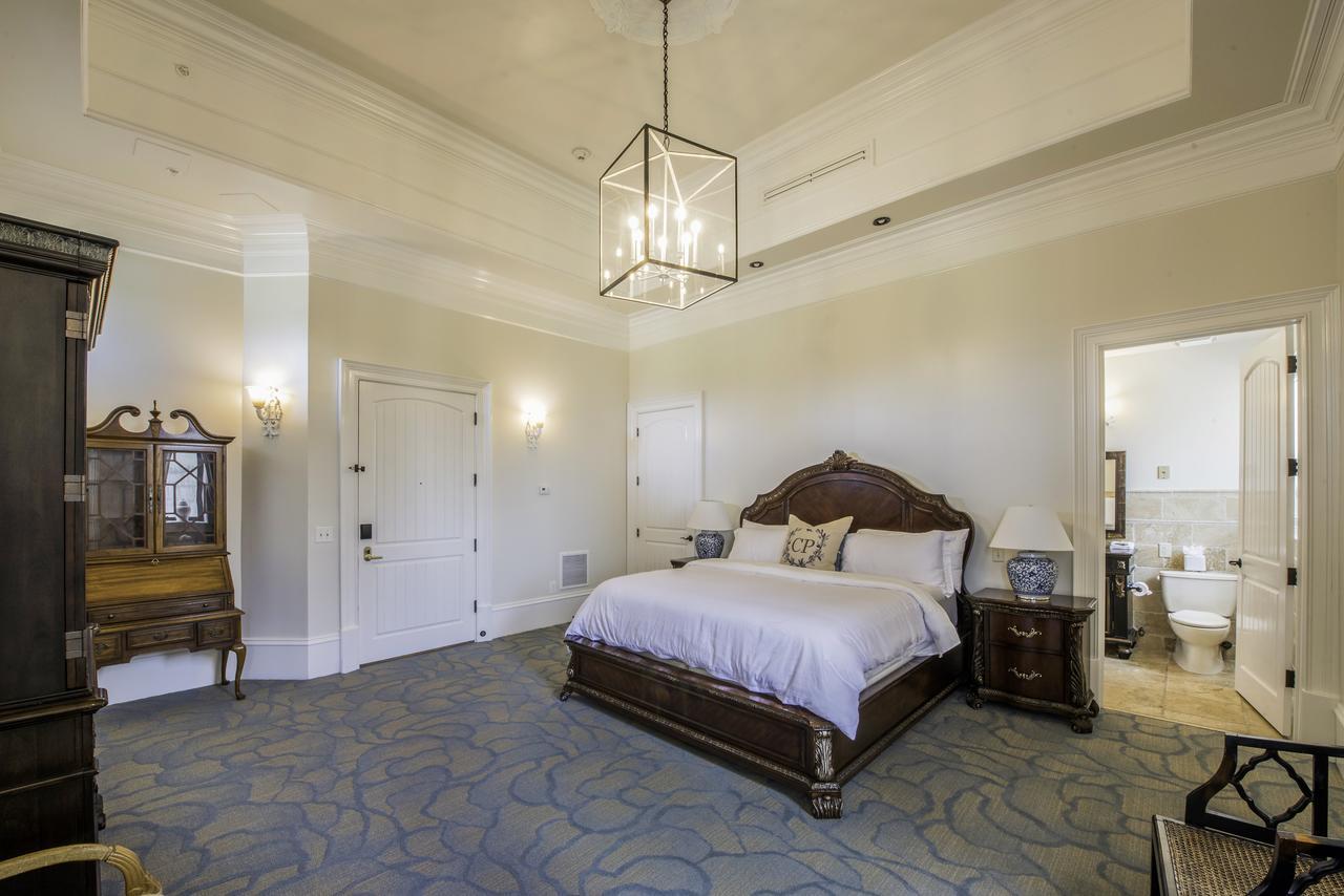 Kentucky Castle Hotel Versailles Ngoại thất bức ảnh