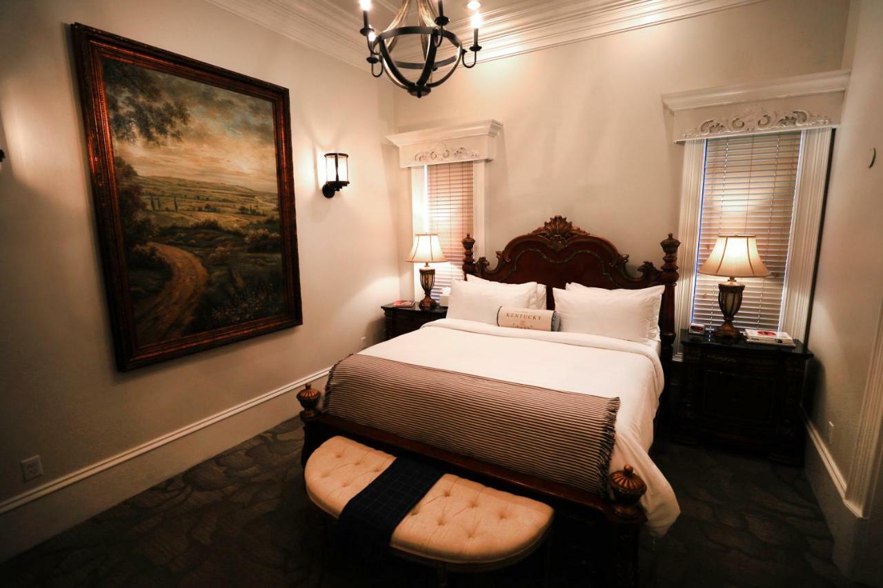 Kentucky Castle Hotel Versailles Ngoại thất bức ảnh